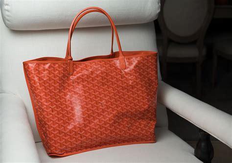 goyard tote bag with zipper.